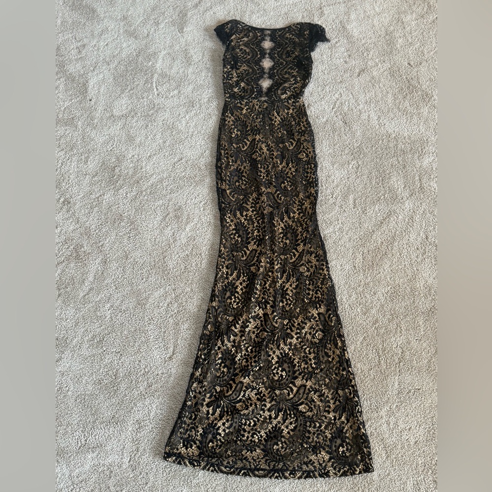 Windsor Black and Beige Maxi Dress